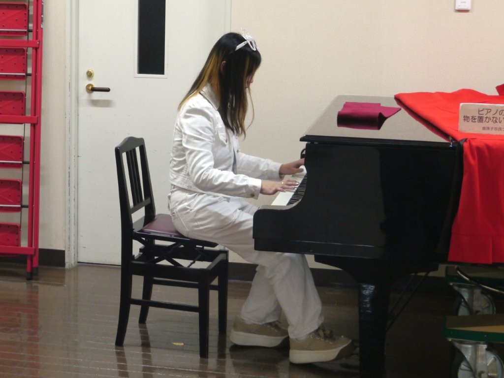 ピアノ演奏